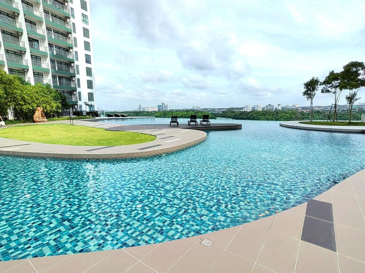 ג'והור בהרו 8Scape Residences Batman Vs Ironman@Lsy Home & Leisure מראה חיצוני תמונה